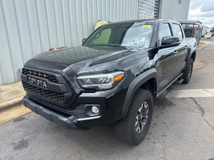 2022 Toyota Tacoma TRD Off-Road V6 photo 1