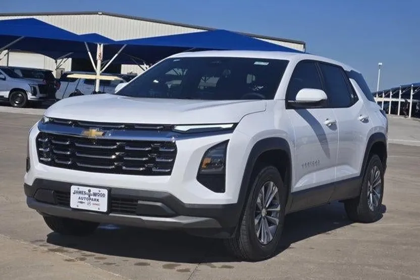 2026 Chevrolet Equinox LT photo 1