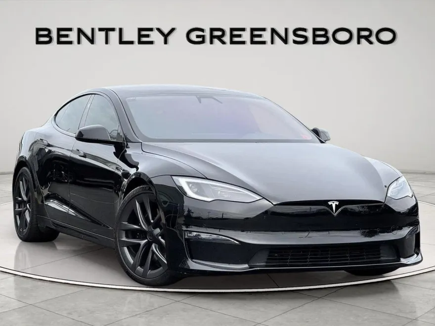 2022 Tesla Model S Plaid photo 1