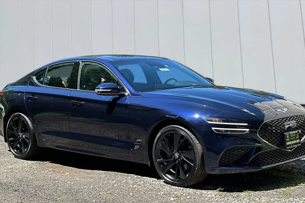 2023 Genesis G70 2.0T photo 1