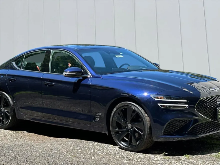 2023 Genesis G70 2.0T photo 1