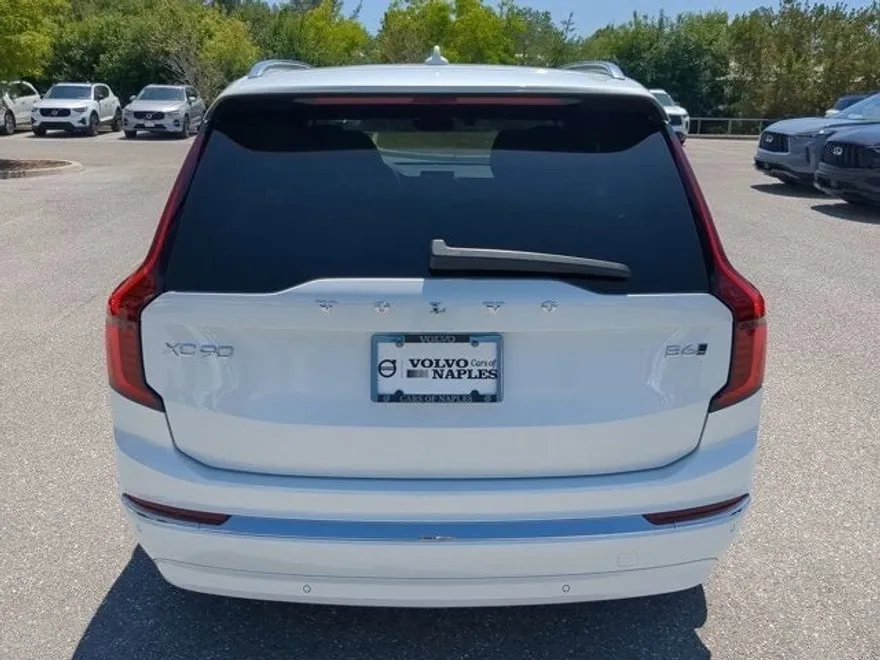 2025 Volvo XC90 Core photo 1