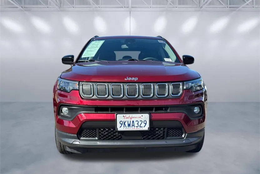 2022 Jeep Compass Latitude photo 1