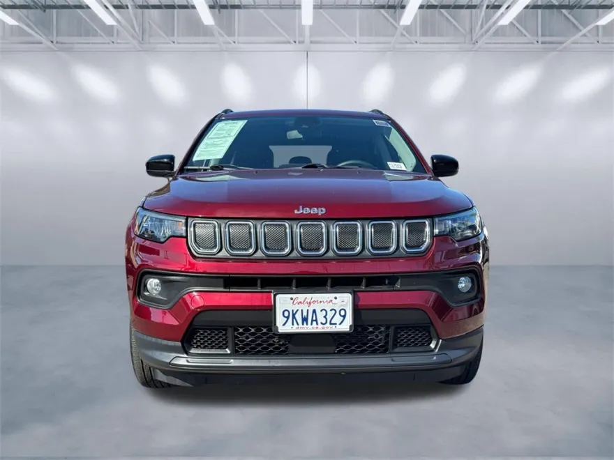 2022 Jeep Compass Latitude photo 1