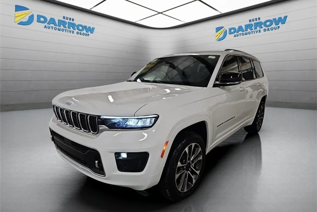 2025 Jeep Grand Cherokee Overland photo 1