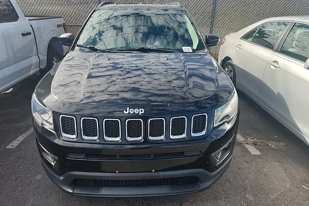 2020 Jeep Compass Latitude photo 1