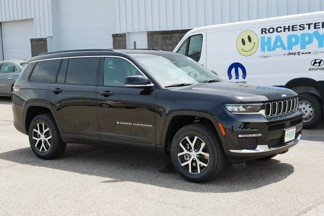 2025 Jeep Grand Cherokee Limited photo 1