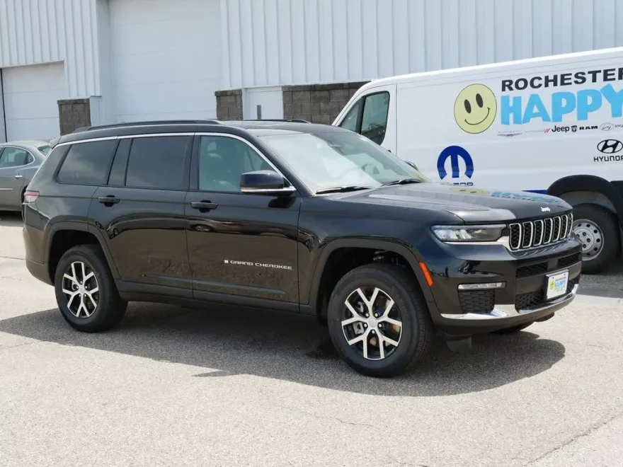 2025 Jeep Grand Cherokee Limited photo 1