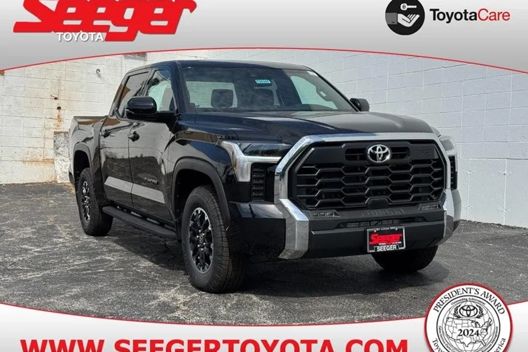 2025 Toyota Tundra SR5 photo 1
