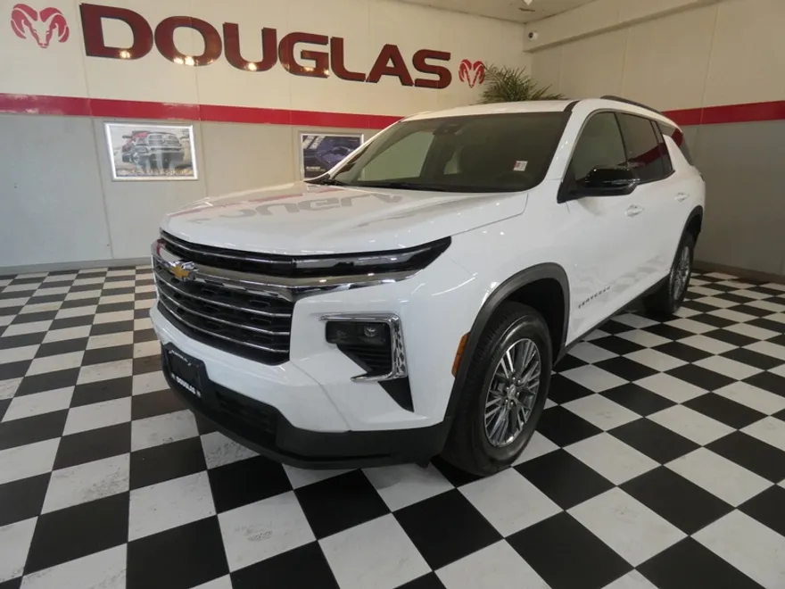 2025 Chevrolet Traverse 1LT photo 1