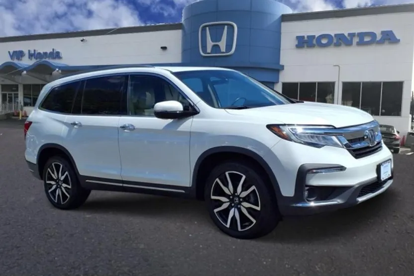 2022 Honda Pilot Touring photo 1