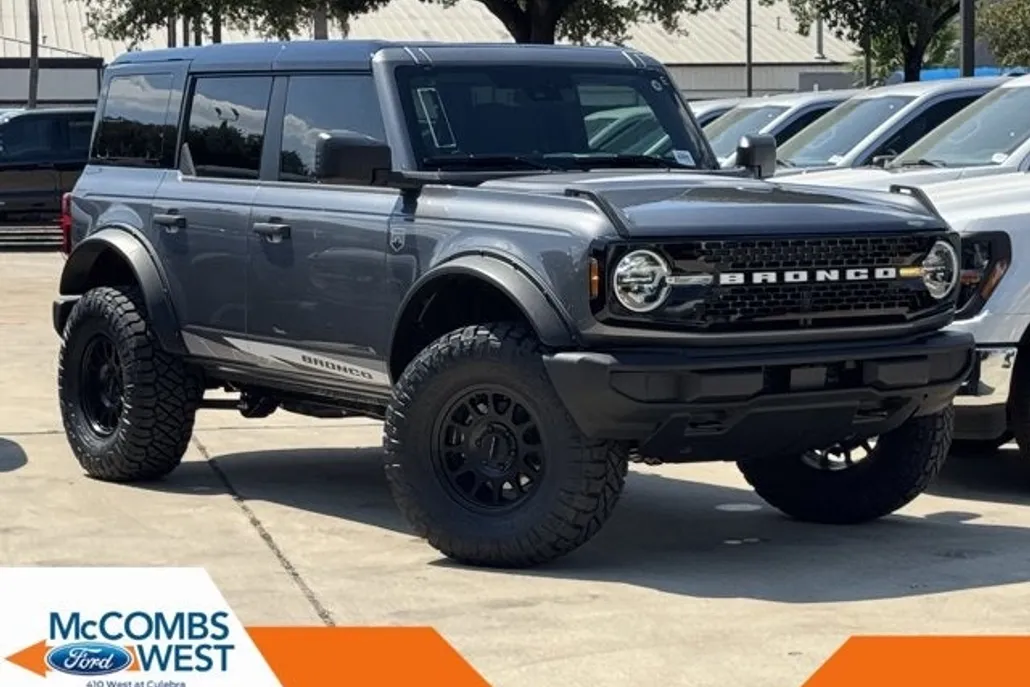 2025 Ford Bronco Black Diamond photo 1