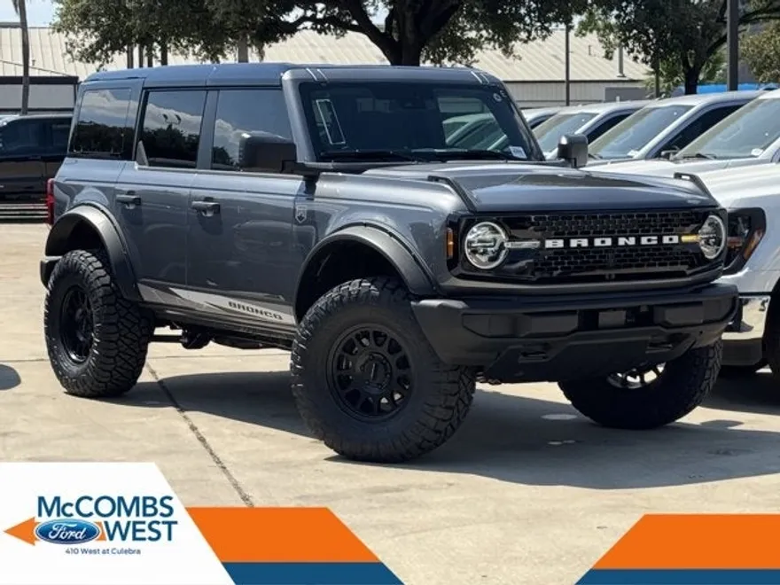 2025 Ford Bronco Black Diamond photo 1
