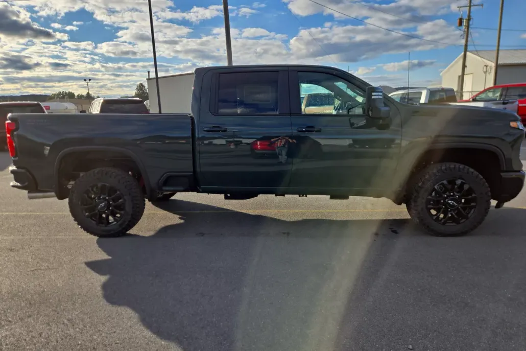 2026 Chevrolet Silverado 2500HD LT photo 1