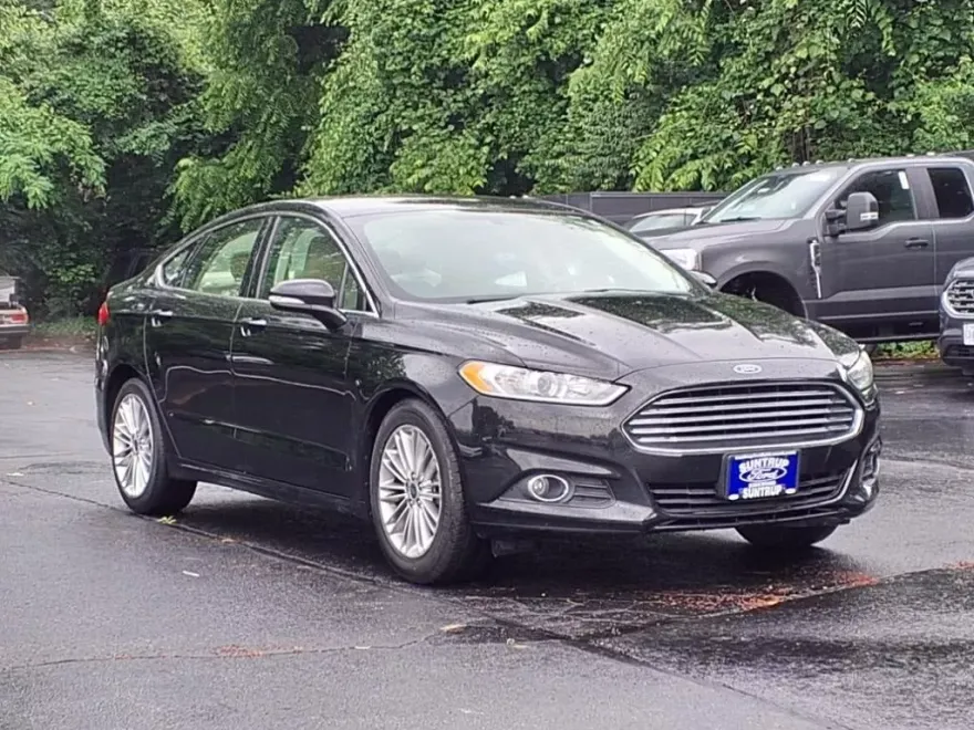 2016 Ford Fusion SE photo 1