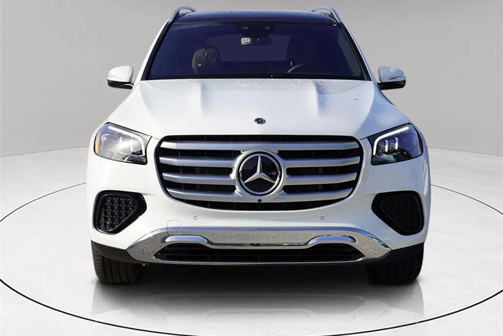 2025 Mercedes Benz GLS 450 4MATIC photo 1