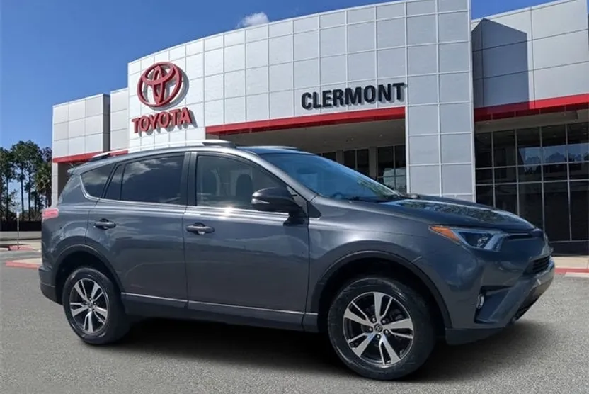 2018 Toyota RAV4 XLE photo 1