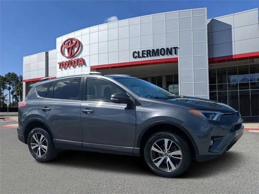 2018 Toyota RAV4 XLE photo 1