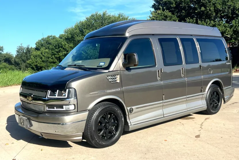 2011 Chevrolet Express Passenger Conversion Van photo 1