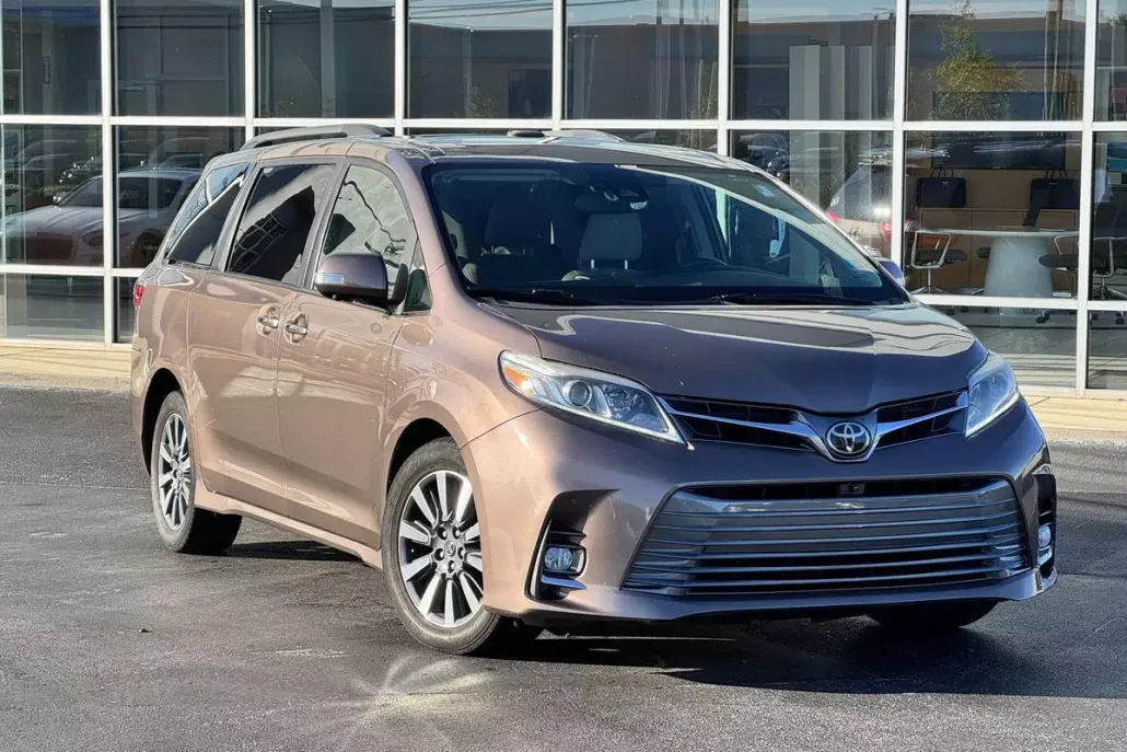 2018 Toyota Sienna Limited Premium photo 1