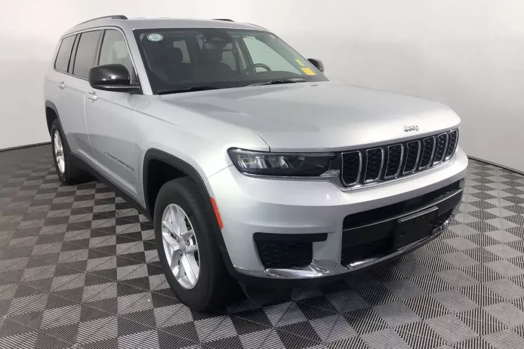 2023 Jeep Grand Cherokee Laredo photo 1