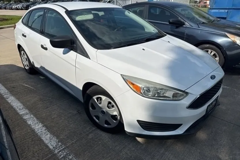 2018 Ford Focus S photo 1