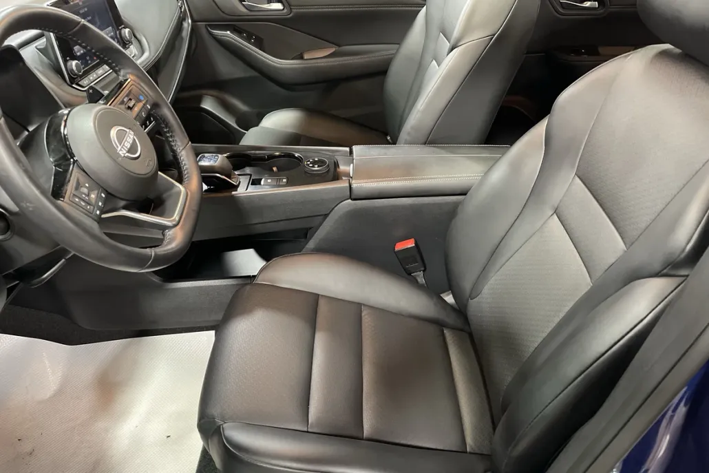2023 Nissan Rogue SV photo 1