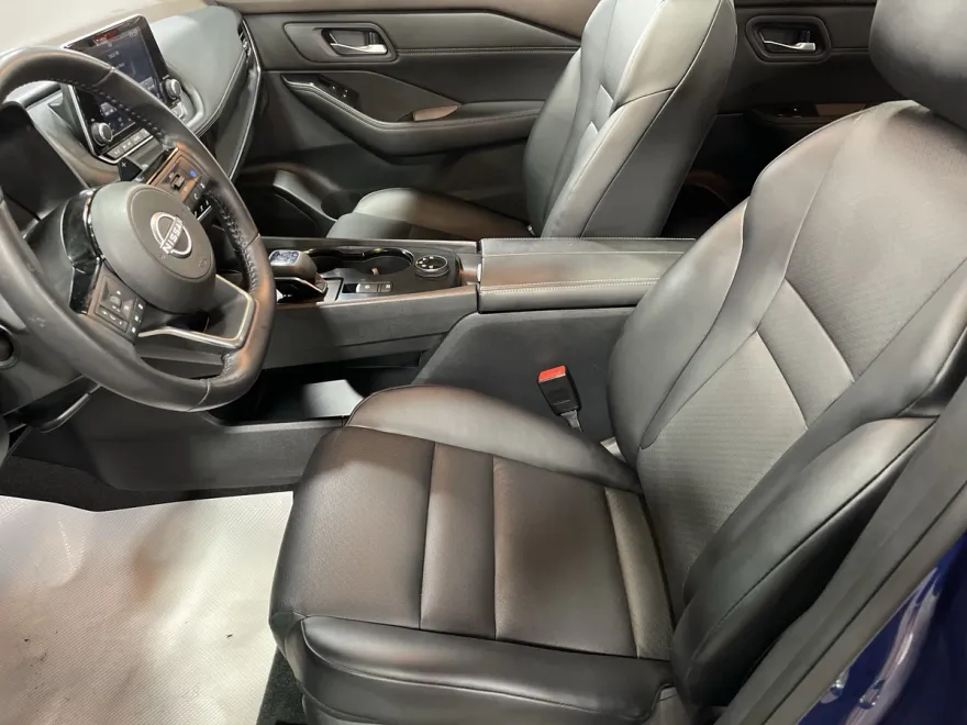 2023 Nissan Rogue SV photo 1