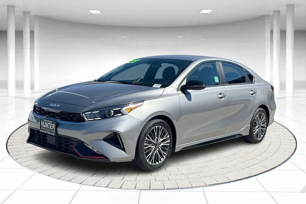 2023 Kia Forte GT-Line photo 1