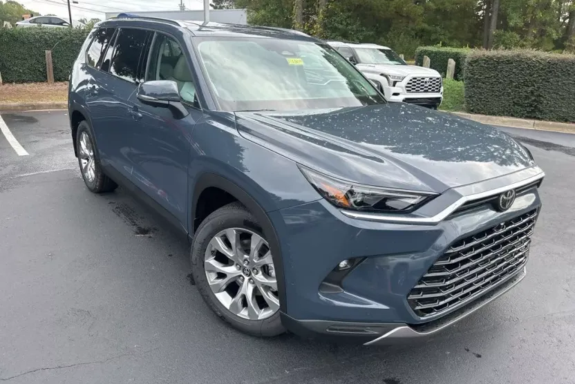 2026 Toyota Grand Highlander Limited photo 1
