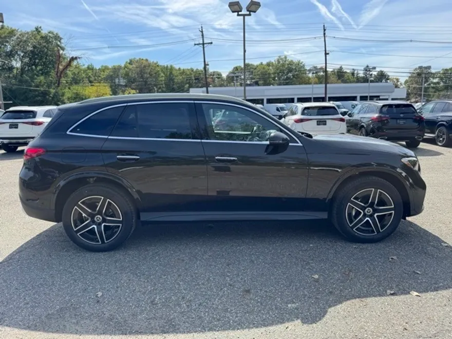 2026 Mercedes Benz GLC 300 4MATIC photo 1