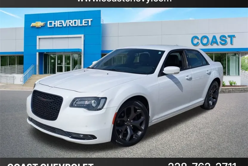 2021 Chrysler 300 LX photo 1