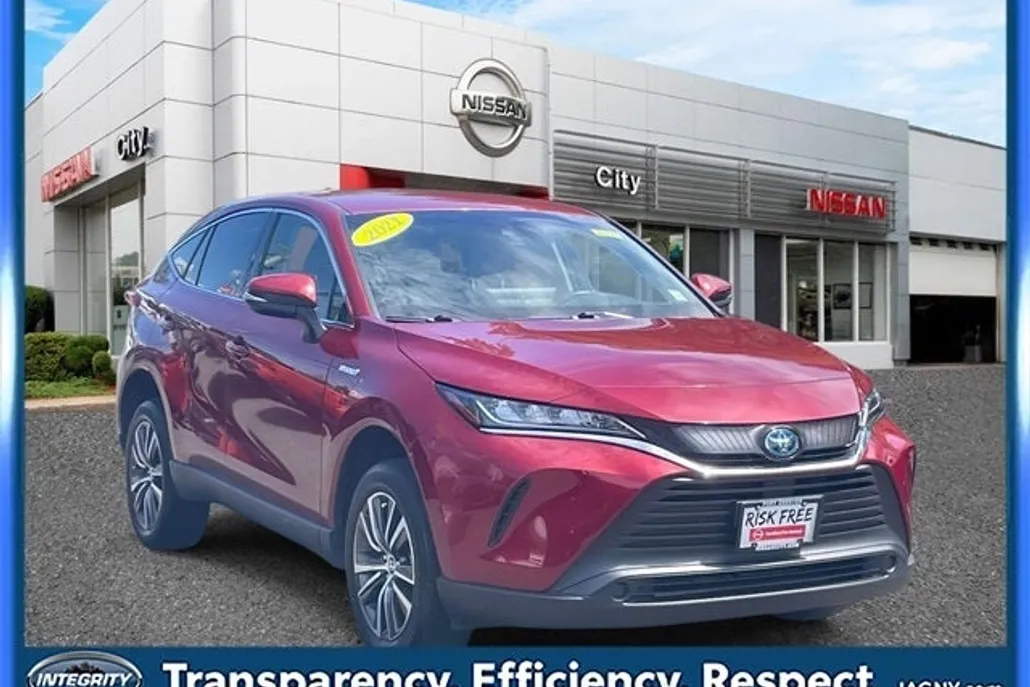 2021 Toyota Venza LE photo 1
