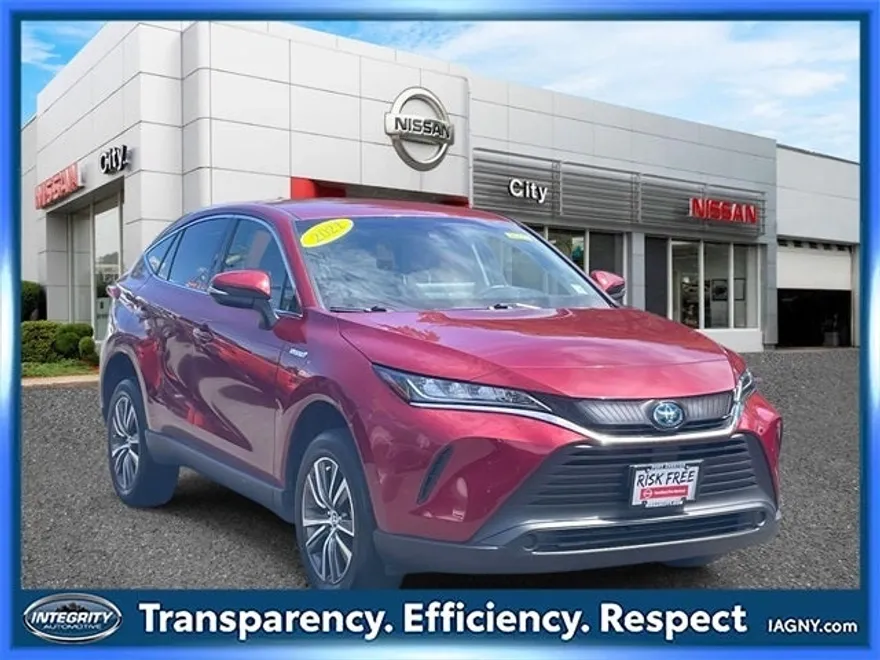 2021 Toyota Venza LE photo 1