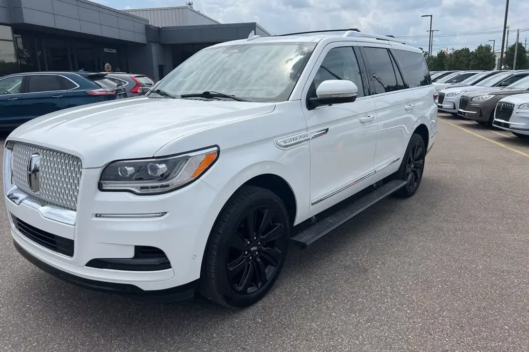 2022 Lincoln Navigator Reserve photo 1