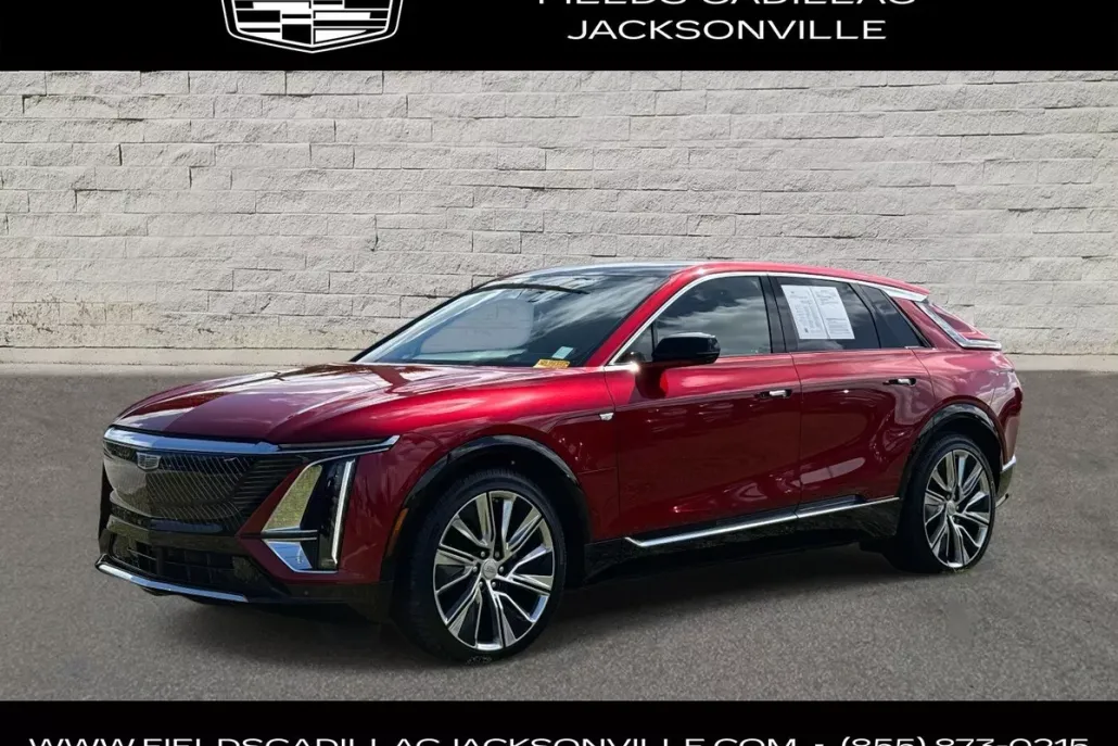 2024 Cadillac Lyriq Luxury photo 1