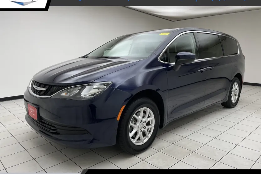 2018 Chrysler Pacifica LX photo 1