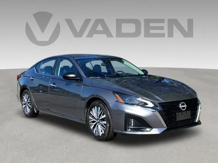 2024 Nissan Altima 2.5 SV photo 1