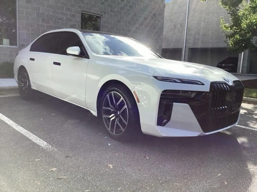 2023 Bmw 740i photo 1