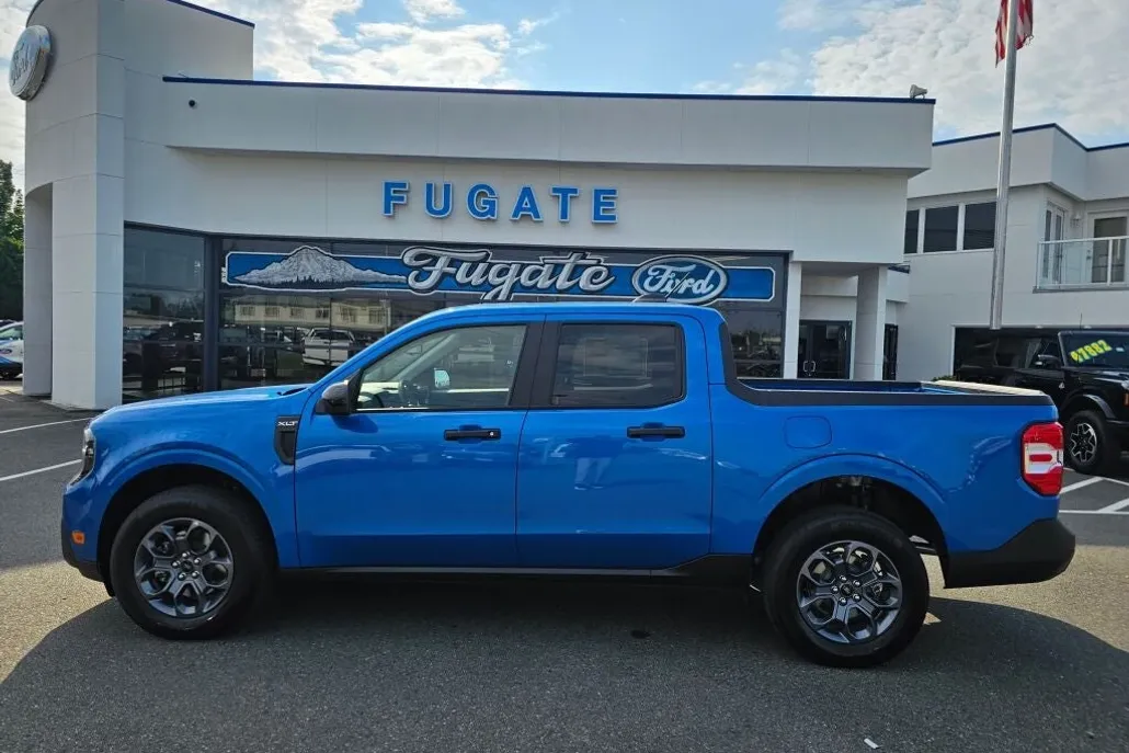 2025 Ford Maverick XLT photo 1