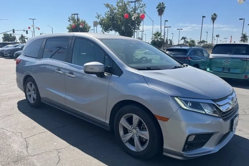 2020 Honda Odyssey EX-L photo 1