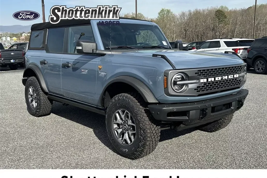 2025 Ford Bronco Badlands photo 1