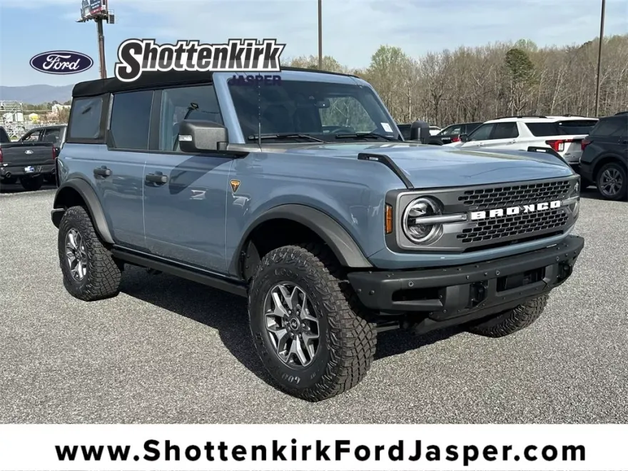 2025 Ford Bronco Badlands photo 1