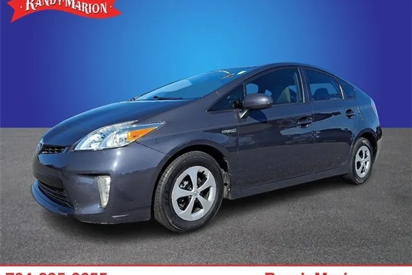 2015 Toyota Prius Four photo 1