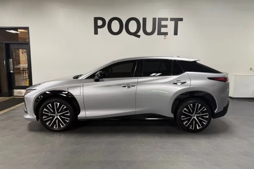 2023 Lexus RZ 450e Premium photo 1