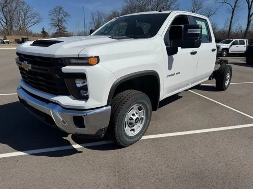2024 Chevrolet Silverado 2500HD photo 1