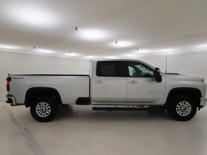 2021 Chevrolet Silverado 2500HD LT photo 1