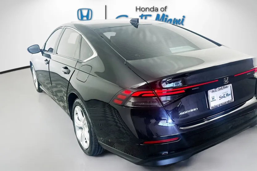 2023 Honda Accord LX photo 1