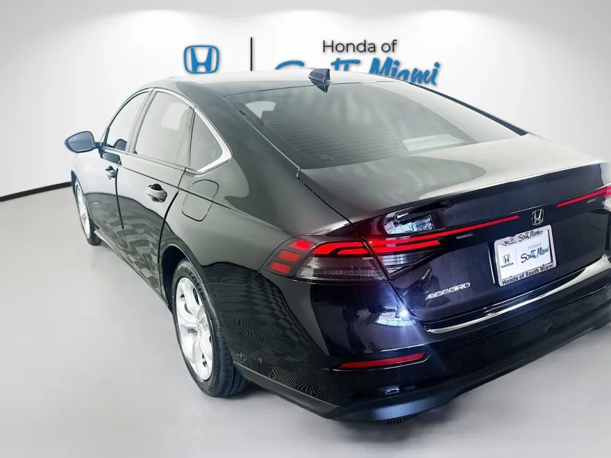 2023 Honda Accord LX photo 1
