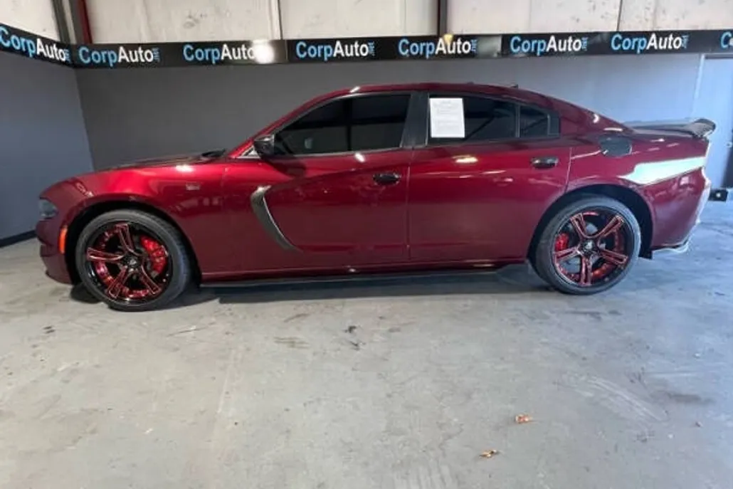2020 Dodge Charger SXT photo 1